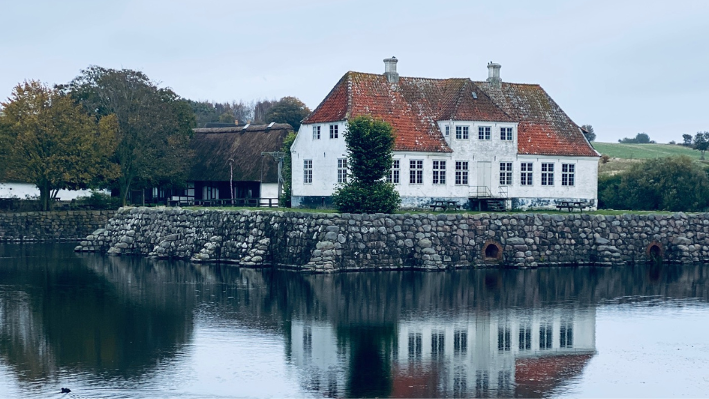 Søbygaard fra oven